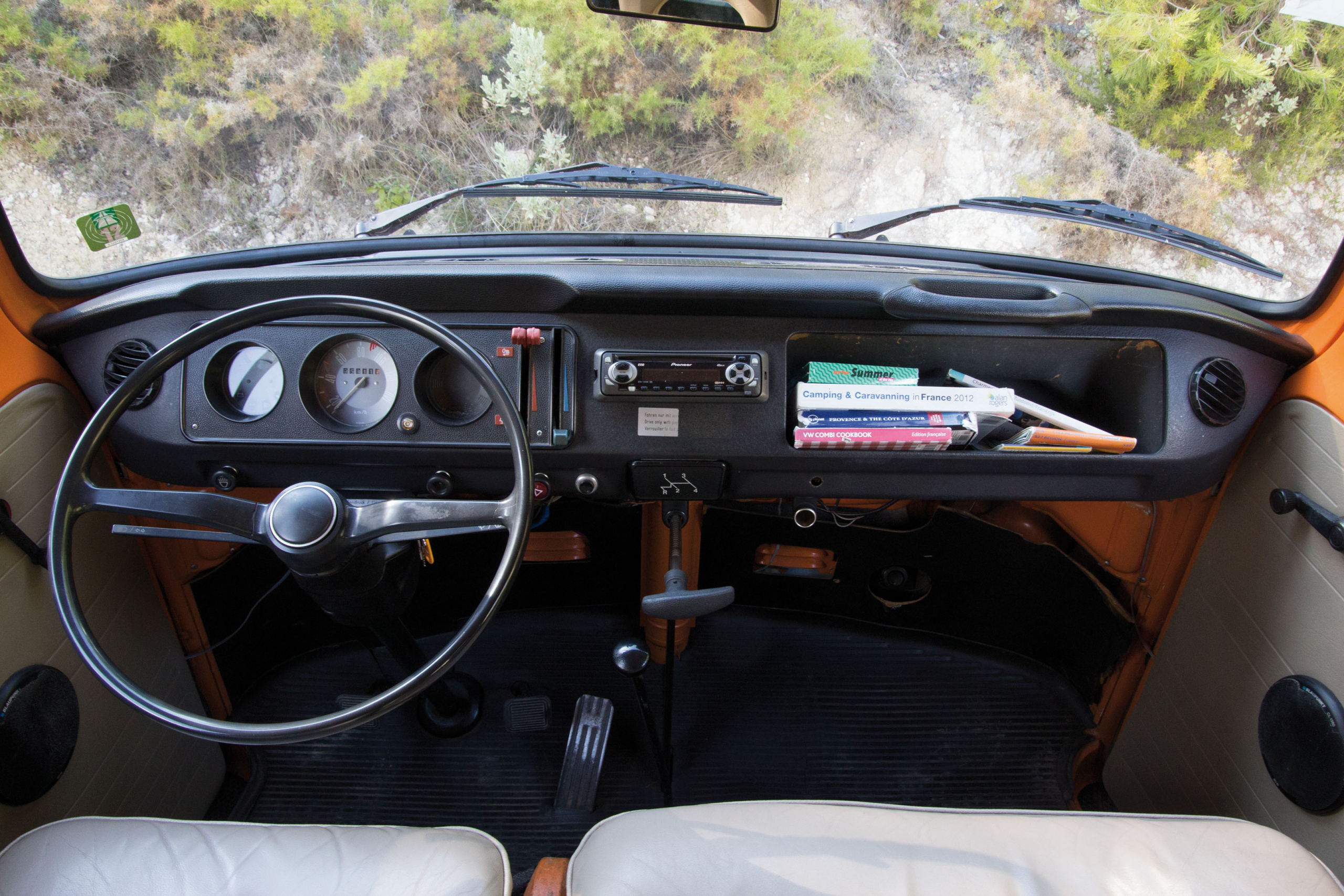 Een camper huren? Ook jij kunt naar Frankrijk met een klassieke Volkswagen T2 Westfalia