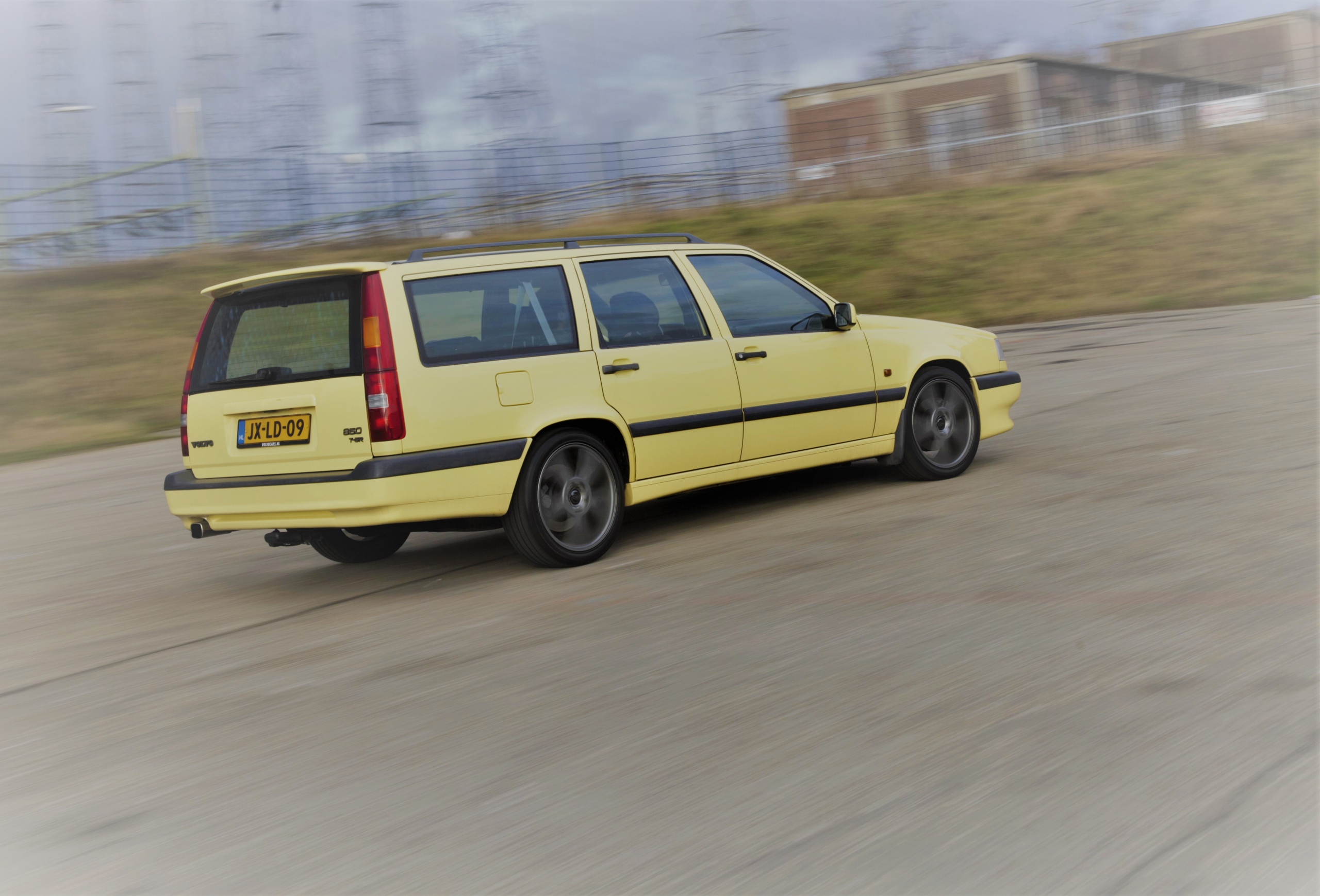 Door de bril van Bril - Op pad met de Volvo 850 T-5R Estate