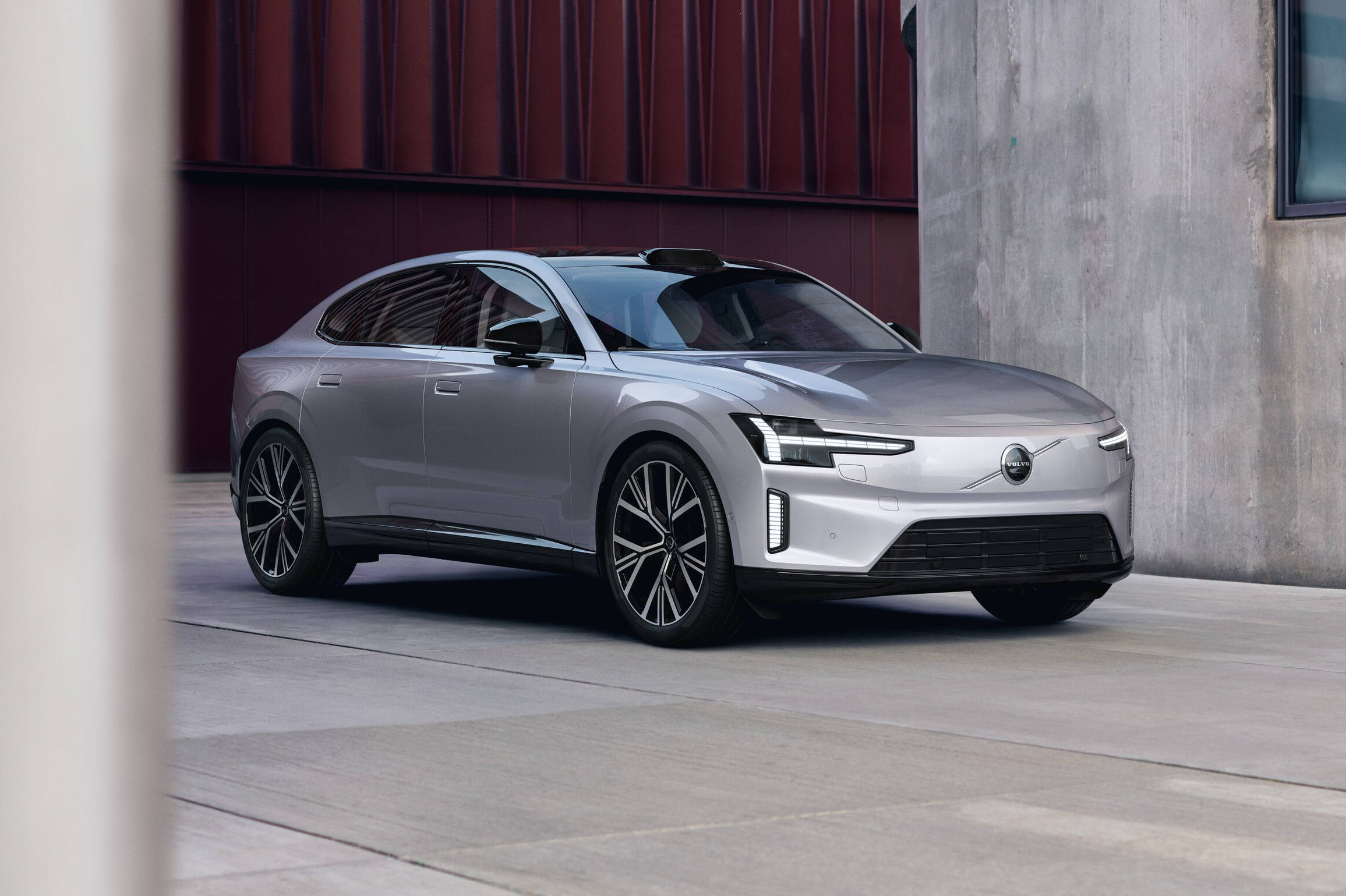 Volvo ES90 (2025): komt verder en laadt sneller dan andere Volvo-EV’s