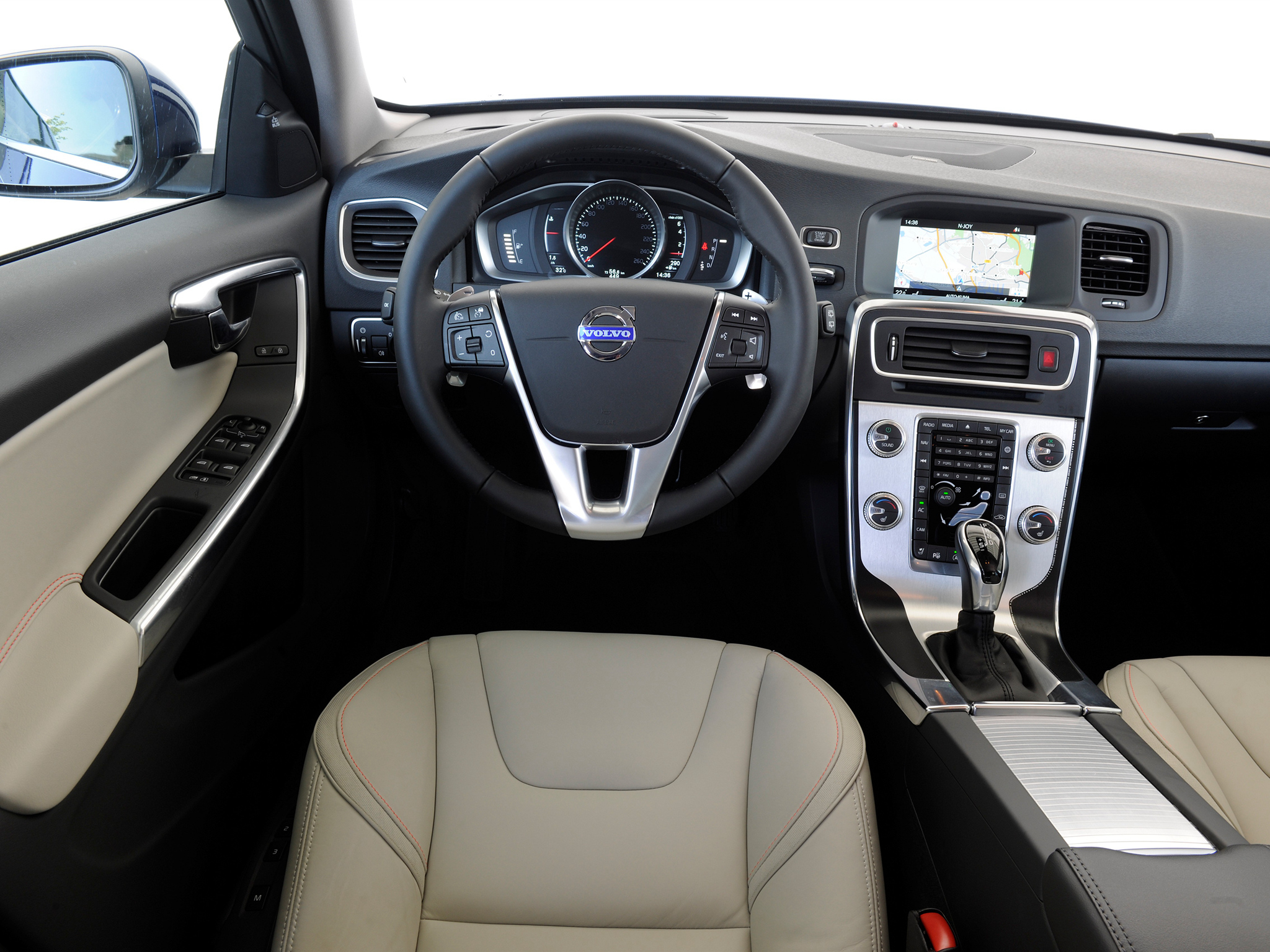 Test: hiermee ben je in stokoude Volvo ruim drie keer zo snel als in splinternieuwe Mercedes
