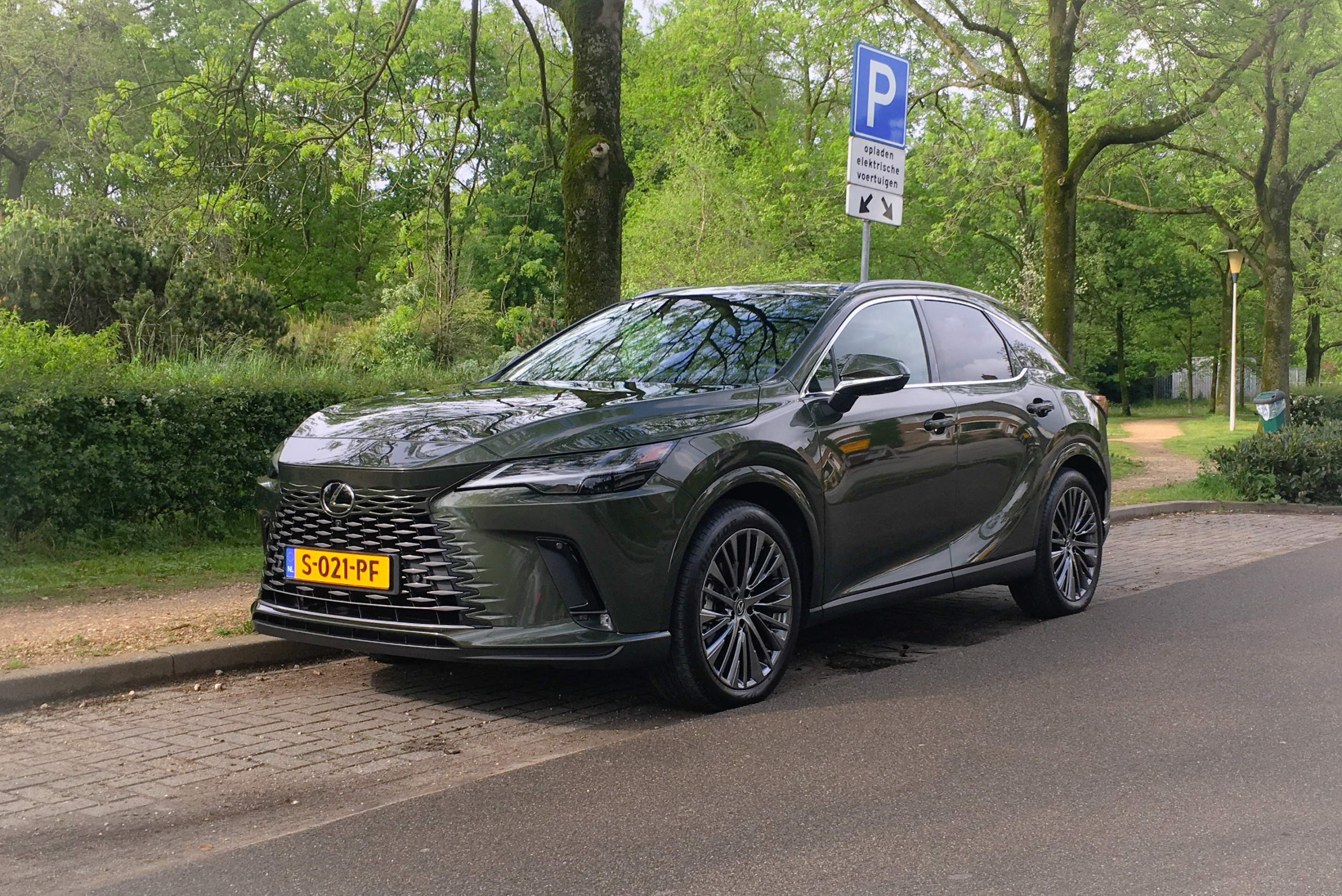 Lexus RX 450h actieradius in EV-mode getest bij 100 km/h