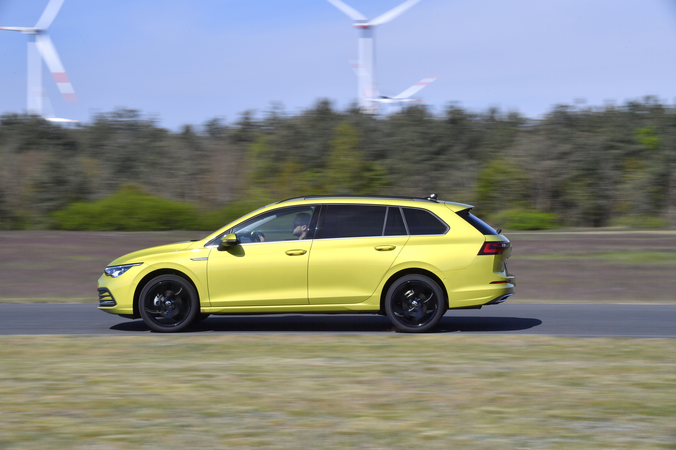 TEST: driecilinder of viercilinder? Zo is de Peugeot 308 PureTech 130 SW de Volkswagen Golf Variant 1.5 TSI de baas