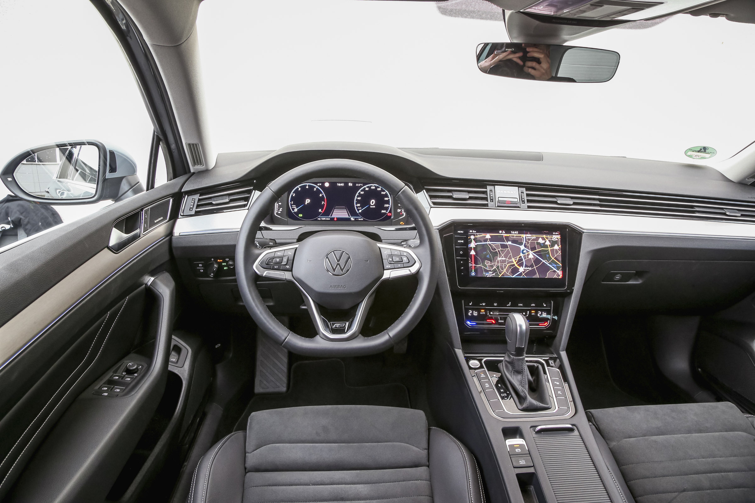 TEST tweedehands Volkswagen Passat Variant en Volvo V60: het is maar wat je premium noemt