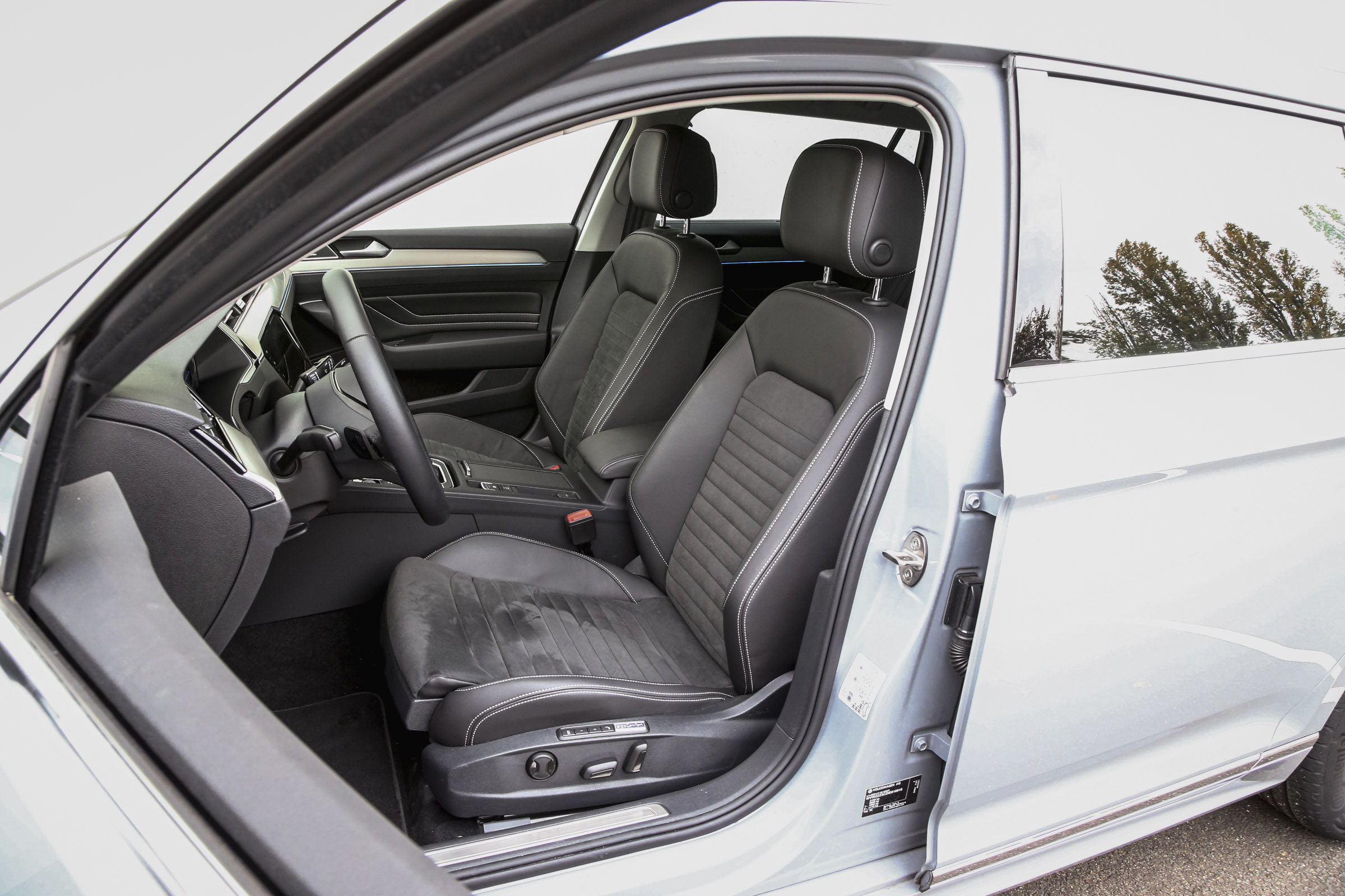 TEST tweedehands Volkswagen Passat Variant en Volvo V60: het is maar wat je premium noemt