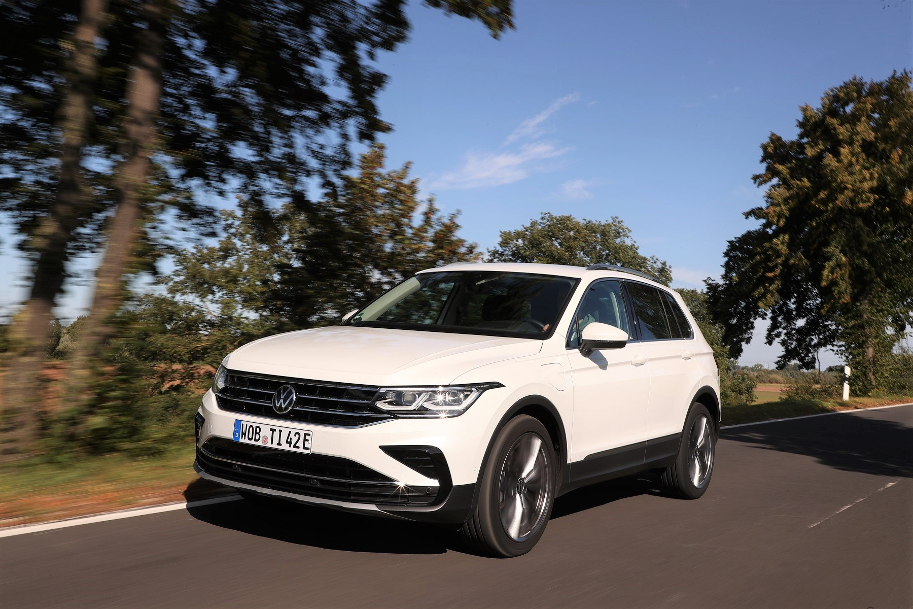 Test plug-in hybride SUV's: hoeveel benzine verbruiken ze in de praktijk?