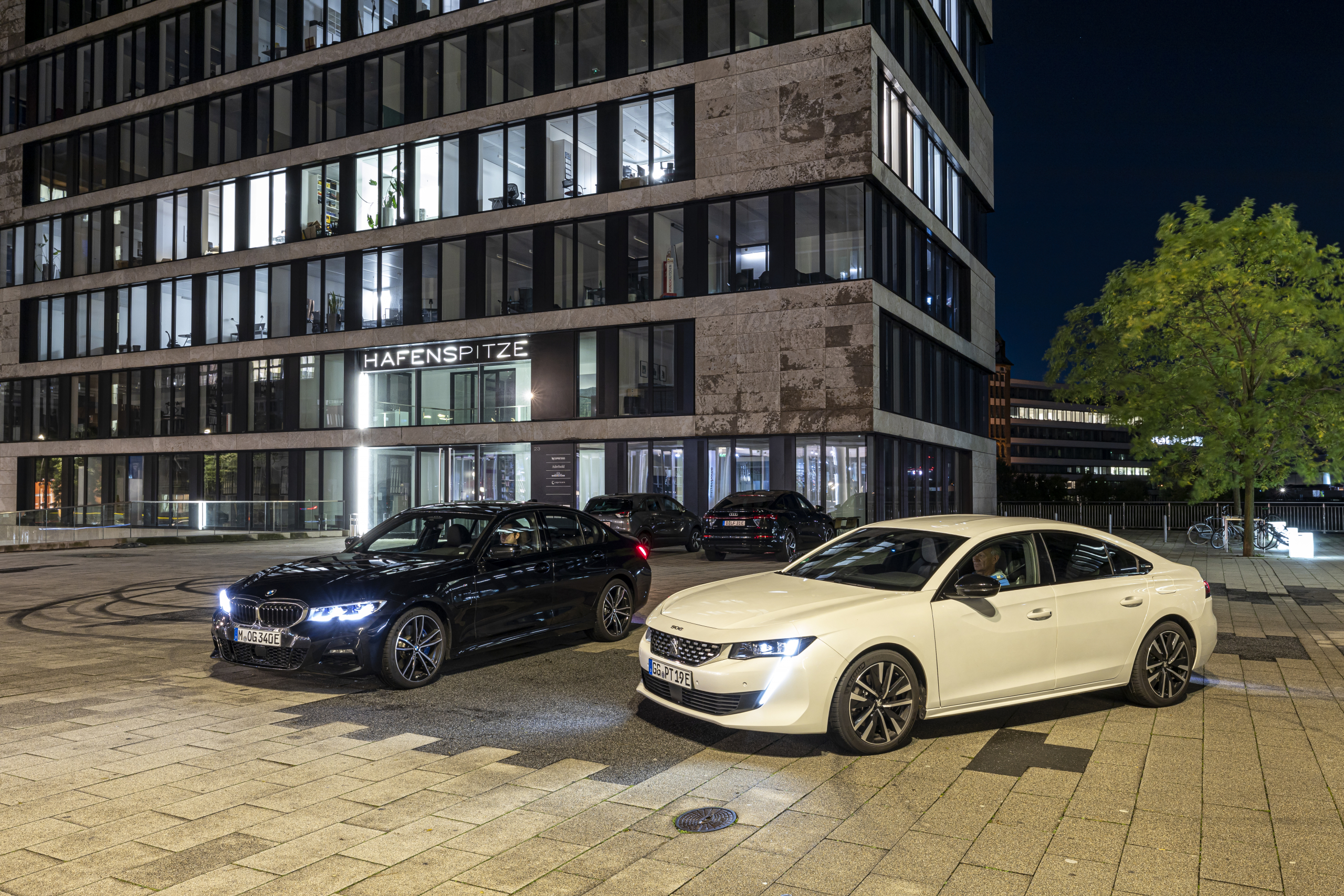 Test BMW 320e en Peugeot 508 Hybrid: 5 redenen waarom je 9000 euro méér wilt betalen voor de BMW